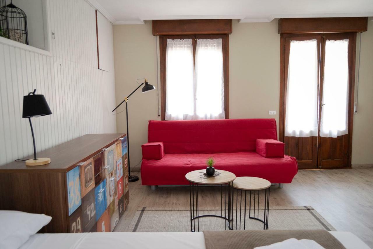 Tres Puentes Anguiano Apartamentos Y Hostal エクステリア 写真