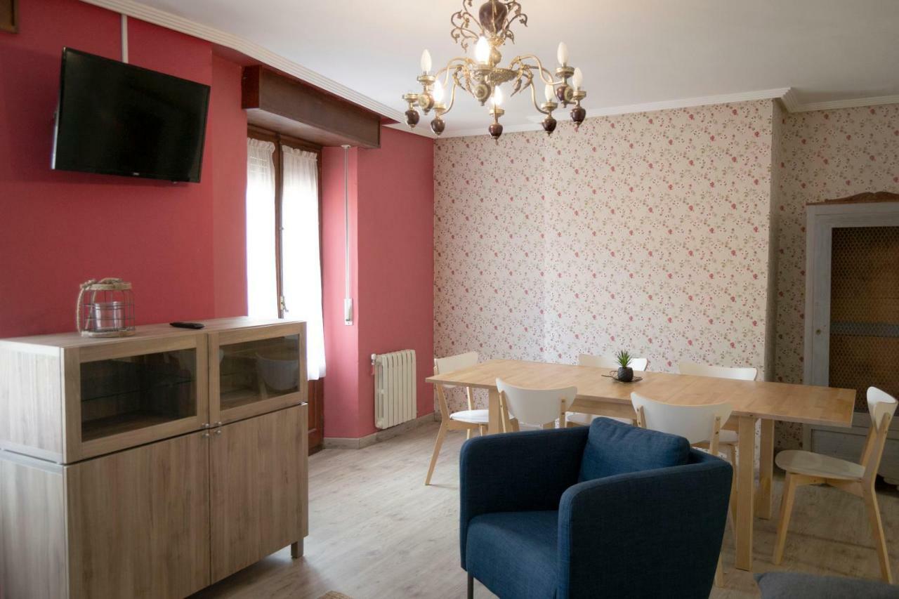 Tres Puentes Anguiano Apartamentos Y Hostal エクステリア 写真