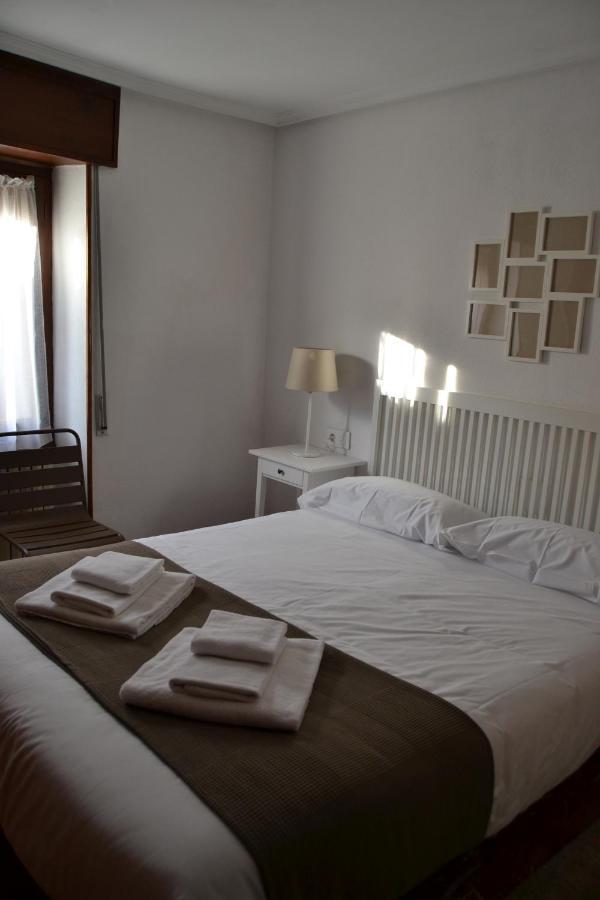 Tres Puentes Anguiano Apartamentos Y Hostal エクステリア 写真